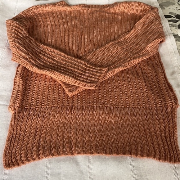 Coral Fashion on earth knit sweater. - Picture 5 of 6